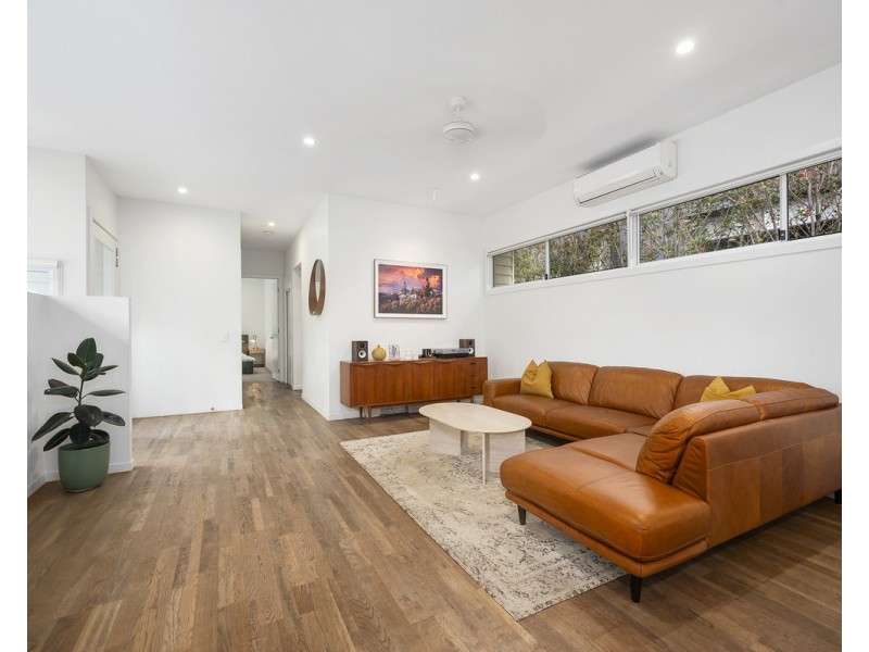 202A Ocean Parade, Burleigh Heads QLD 4220