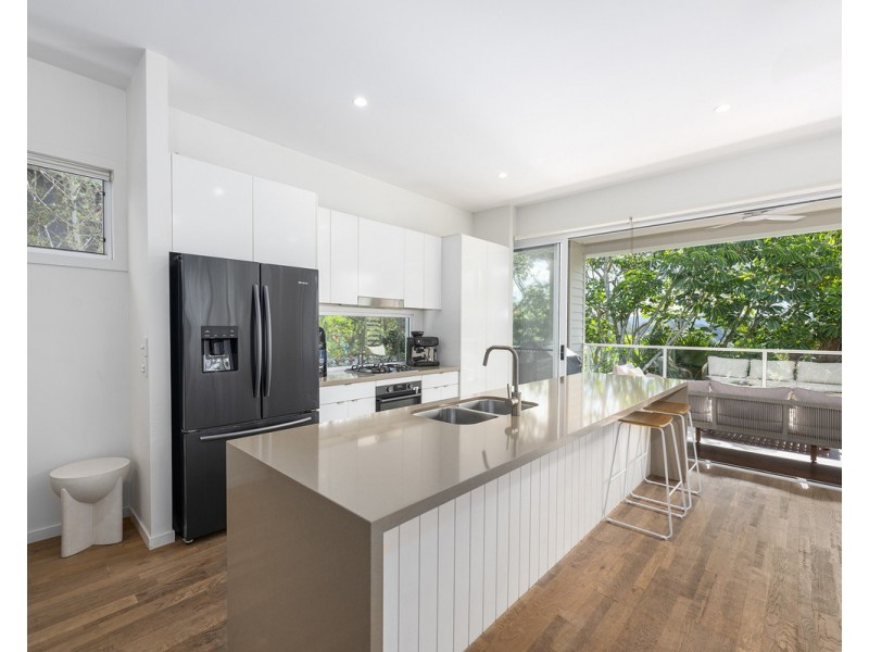 202A Ocean Parade, Burleigh Heads QLD 4220