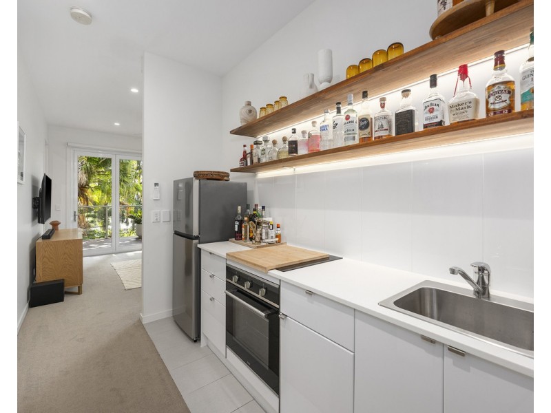 202A Ocean Parade, Burleigh Heads QLD 4220
