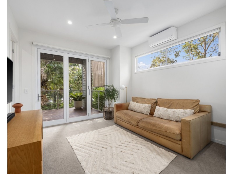 202A Ocean Parade, Burleigh Heads QLD 4220