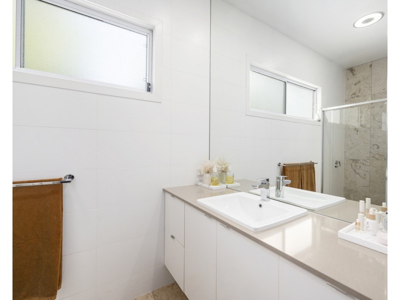 202A Ocean Parade, Burleigh Heads QLD 4220