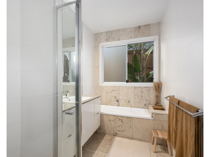 202A Ocean Parade, Burleigh Heads QLD 4220