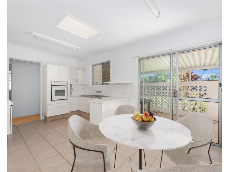 10 Sandpiper Drive, Burleigh Waters QLD 4220