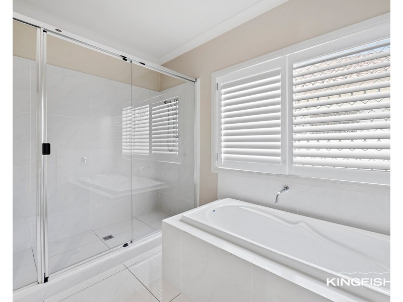 17 Cassowary Drive, Burleigh Waters QLD 4220