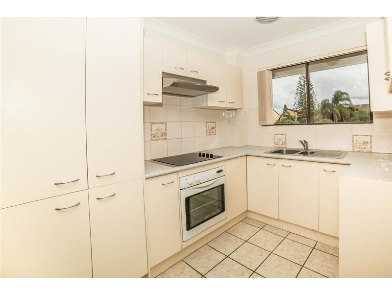 7/8 Christina Court, Mermaid Waters QLD 4218