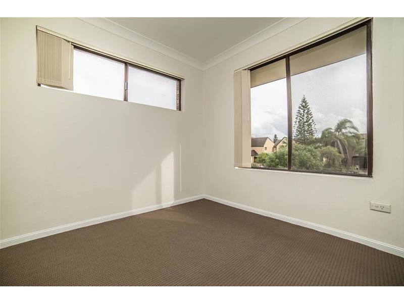7/8 Christina Court, Mermaid Waters QLD 4218