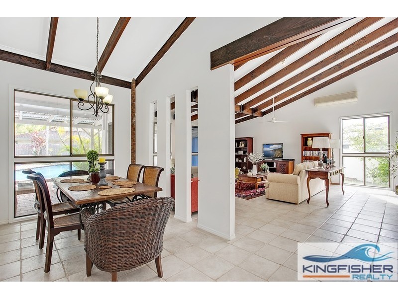 1 Parakeet Place, Burleigh Waters QLD 4220