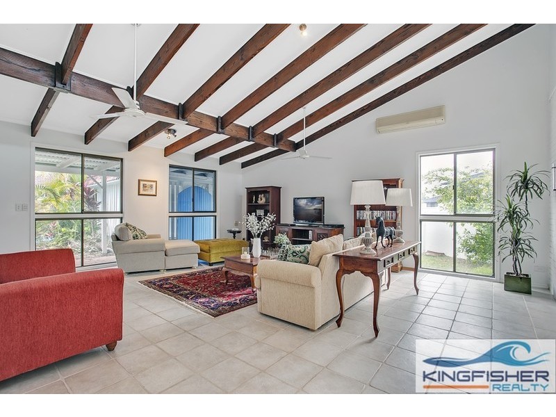 1 Parakeet Place, Burleigh Waters QLD 4220