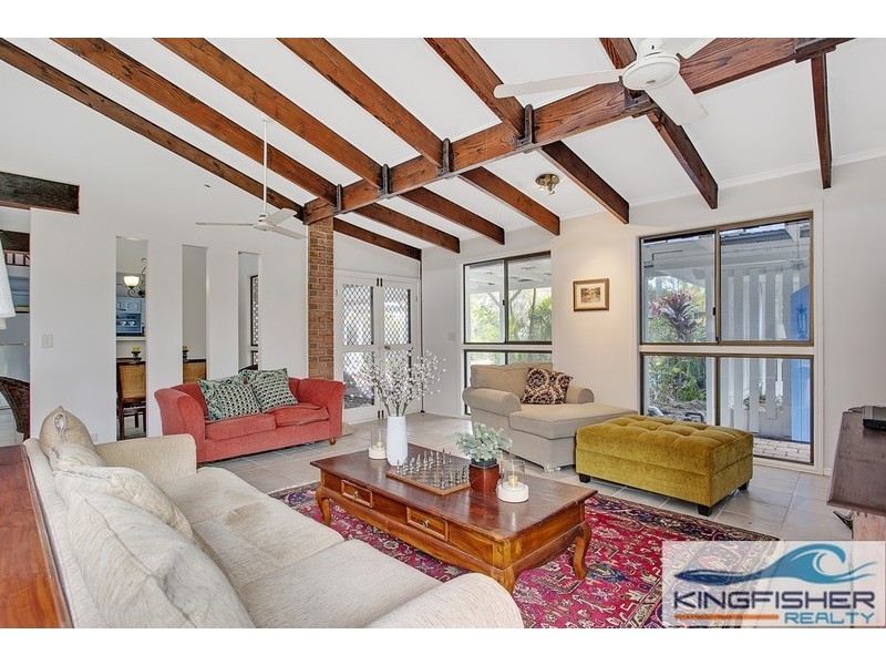 1 Parakeet Place, Burleigh Waters QLD 4220