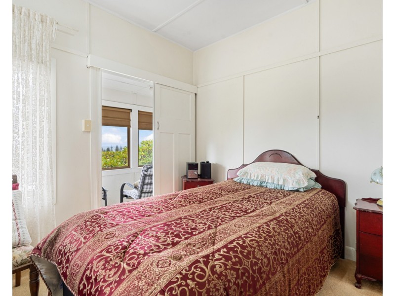 14 Hill Avenue, Burleigh Heads QLD 4220