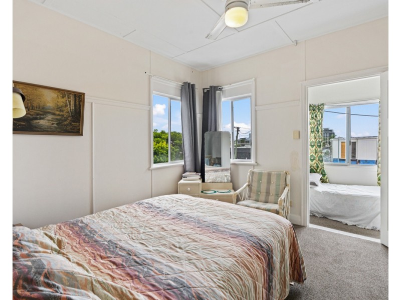 14 Hill Avenue, Burleigh Heads QLD 4220