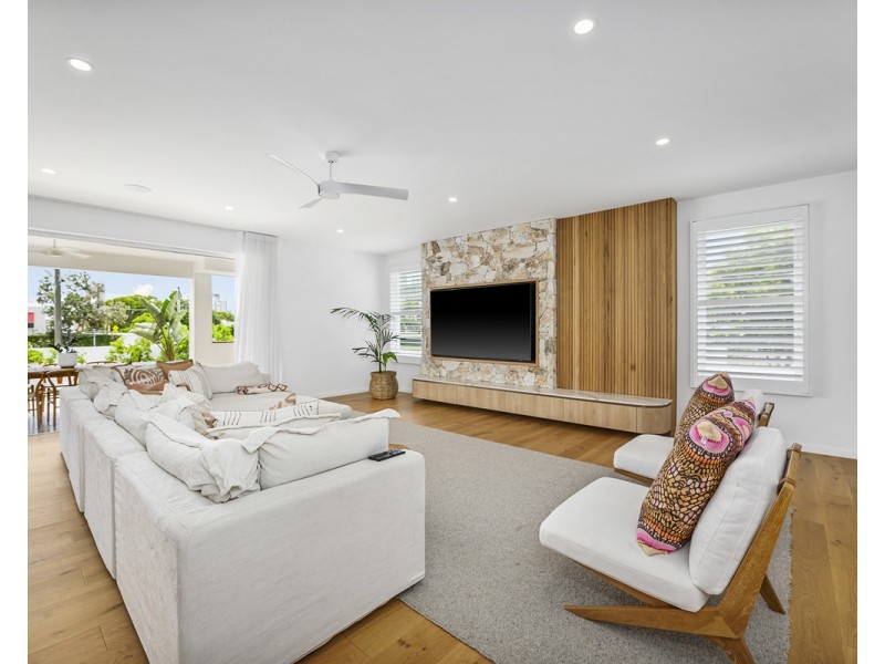 38 Burleigh Street, Burleigh Heads QLD 4220