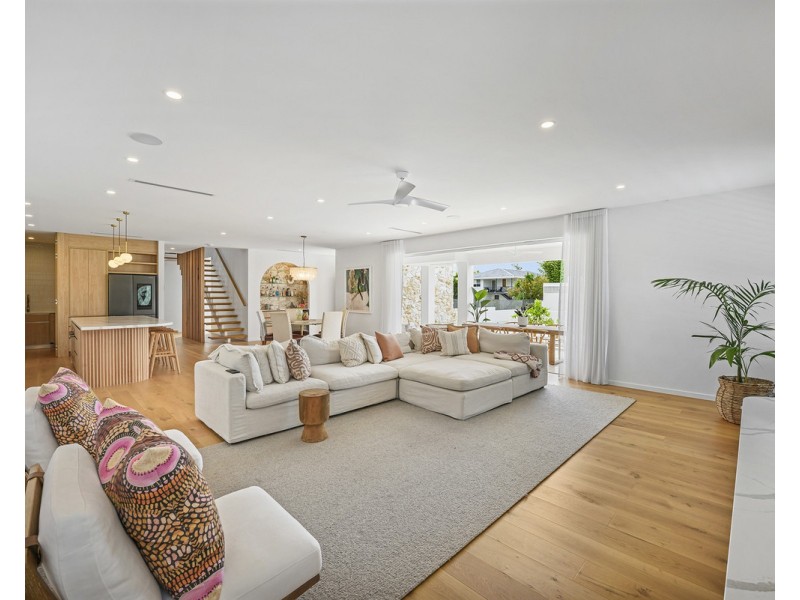 38 Burleigh Street, Burleigh Heads QLD 4220