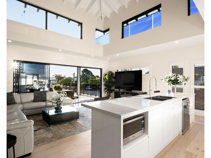 43 Nobby Parade, Miami QLD 4220