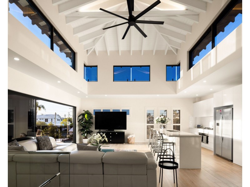 43 Nobby Parade, Miami QLD 4220