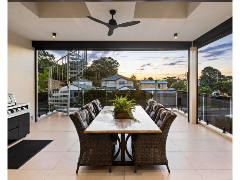 43 Nobby Parade, Miami QLD 4220