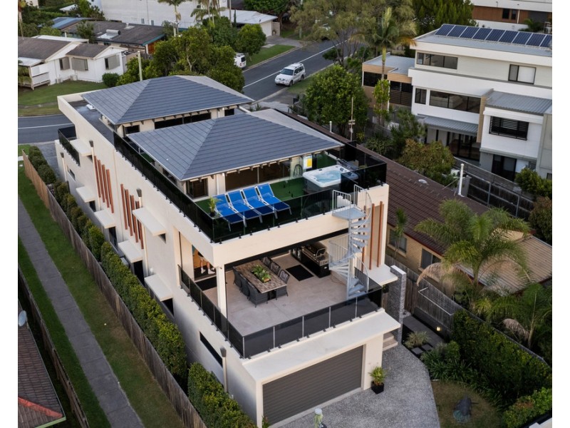 43 Nobby Parade, Miami QLD 4220