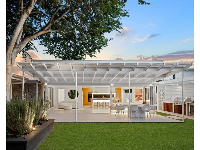 23 Savoy Drive, Broadbeach Waters QLD 4218