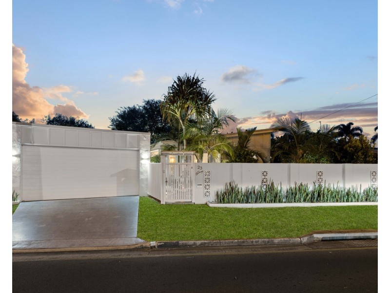 23 Savoy Drive, Broadbeach Waters QLD 4218