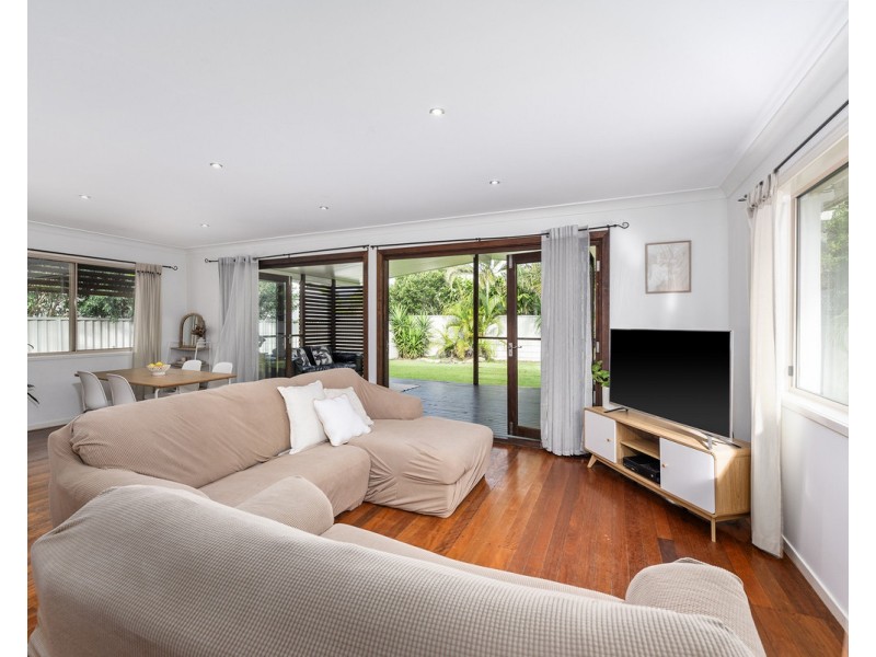 46 Twelfth Avenue, Palm Beach QLD 4221