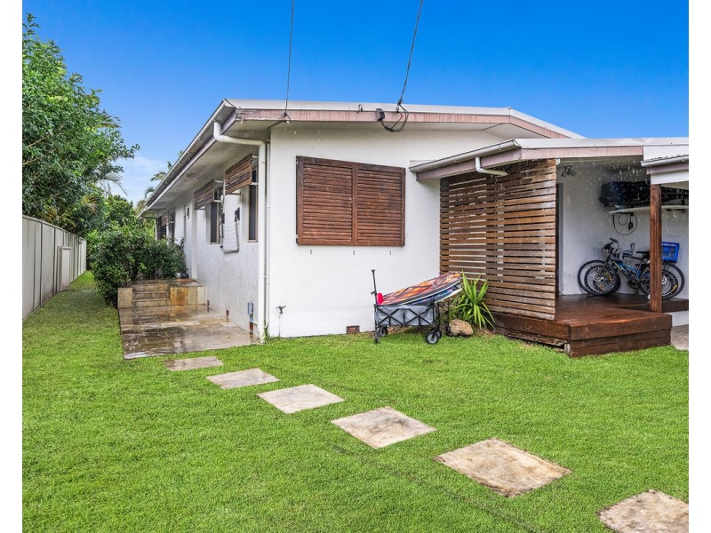 46 Twelfth Avenue, Palm Beach QLD 4221