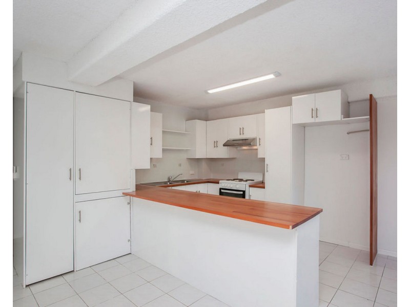 2/276 The Esplanade, Miami QLD 4220