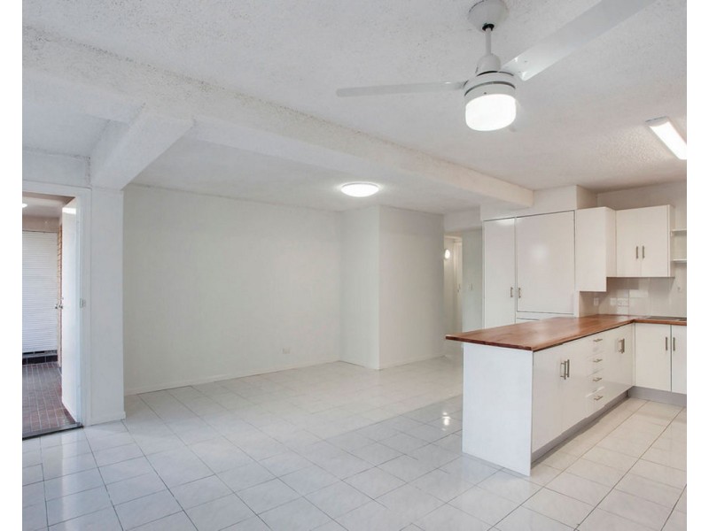 2/276 The Esplanade, Miami QLD 4220