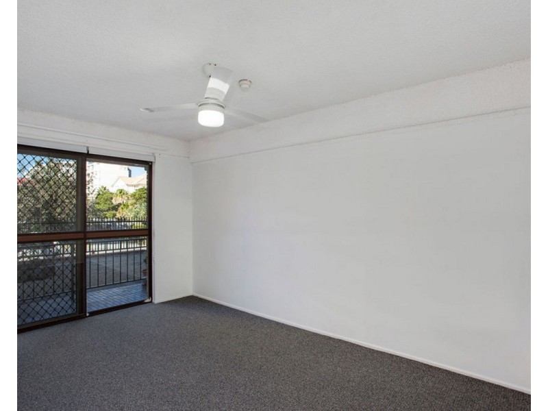 2/276 The Esplanade, Miami QLD 4220