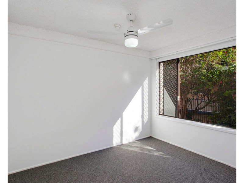 2/276 The Esplanade, Miami QLD 4220