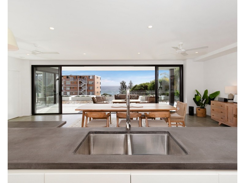 2/1 Nathan Street, Burleigh Heads QLD 4220