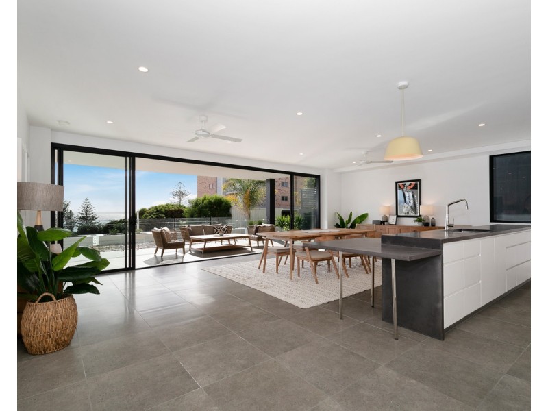 2/1 Nathan Street, Burleigh Heads QLD 4220