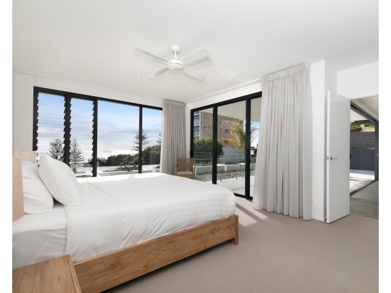 2/1 Nathan Street, Burleigh Heads QLD 4220