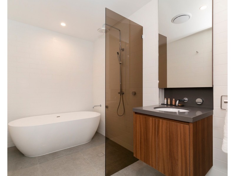 2/1 Nathan Street, Burleigh Heads QLD 4220