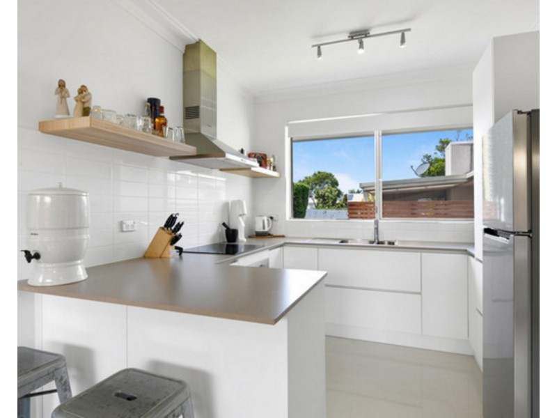 2/8 Russell Court, Miami QLD 4220