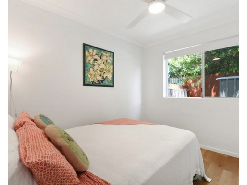 2/8 Russell Court, Miami QLD 4220