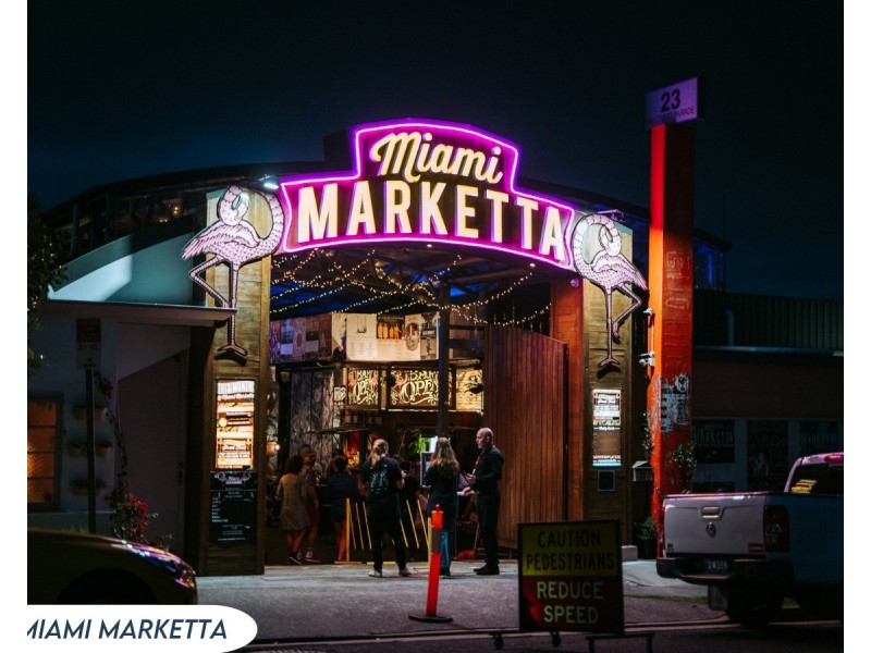 2/8 Russell Court, Miami QLD 4220