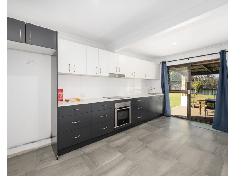 28 Tallebudgera Creek Road, Burleigh Heads QLD 4220