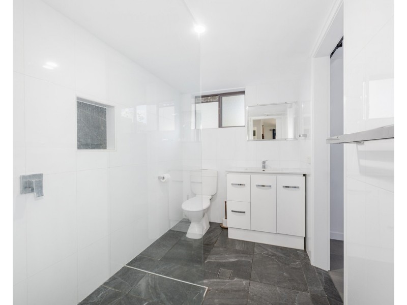 28 Tallebudgera Creek Road, Burleigh Heads QLD 4220