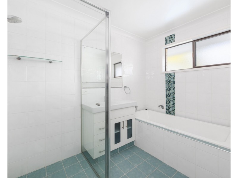 28 Tallebudgera Creek Road, Burleigh Heads QLD 4220