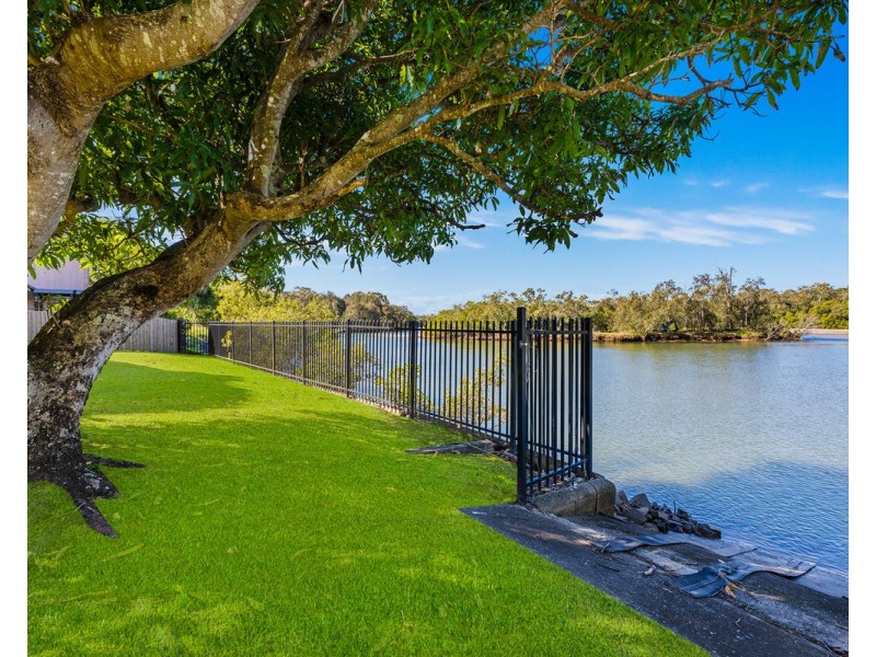 28 Tallebudgera Creek Road, Burleigh Heads QLD 4220