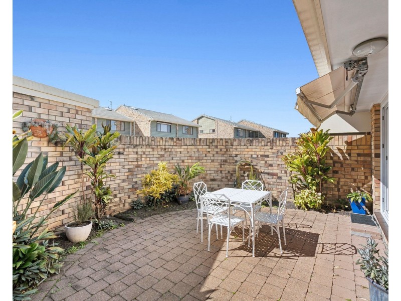2/26 – 30 Dunlin Drive, Burleigh Waters QLD 4220