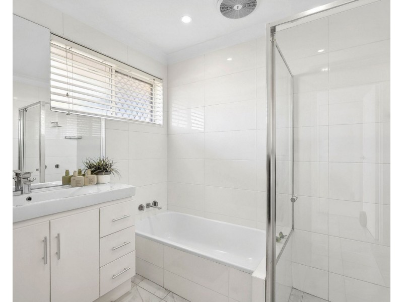 2/26 – 30 Dunlin Drive, Burleigh Waters QLD 4220