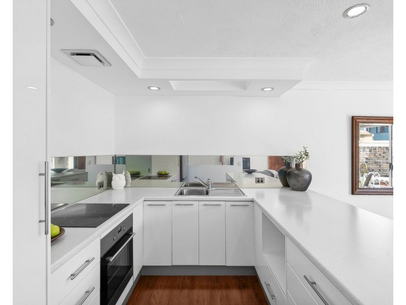 2/26 – 30 Dunlin Drive, Burleigh Waters QLD 4220