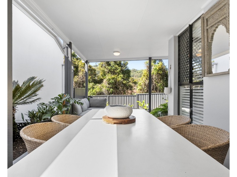 4/6 Burrabee Street, Burleigh Heads QLD 4220