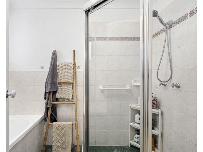 4/6 Burrabee Street, Burleigh Heads QLD 4220