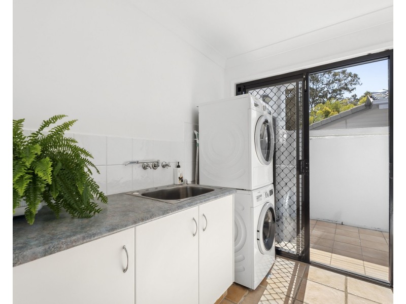 4/6 Burrabee Street, Burleigh Heads QLD 4220