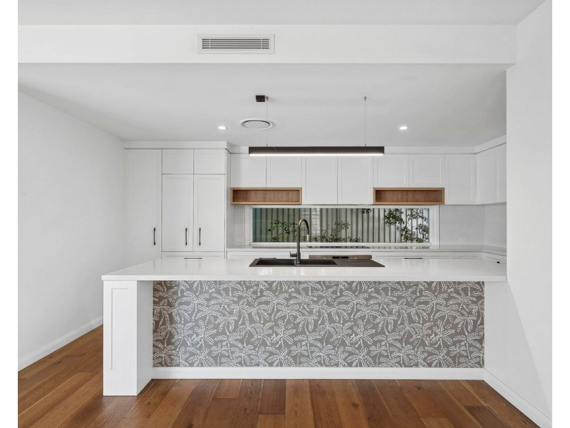 1/34 stephens Street, Burleigh Heads QLD 4220