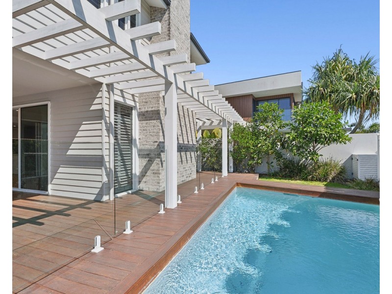 1/34 stephens Street, Burleigh Heads QLD 4220