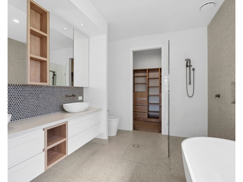 1/34 stephens Street, Burleigh Heads QLD 4220