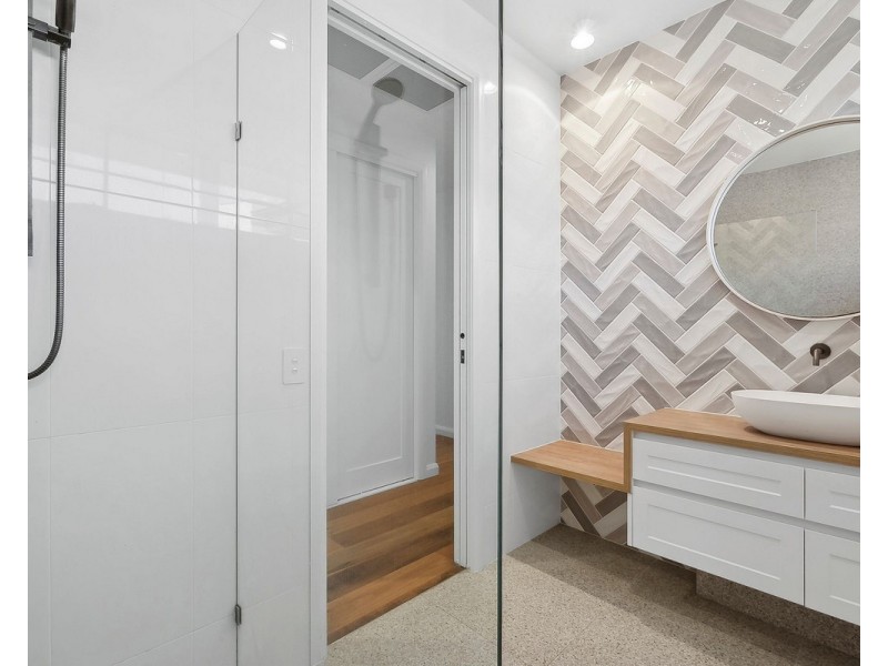 1/34 stephens Street, Burleigh Heads QLD 4220